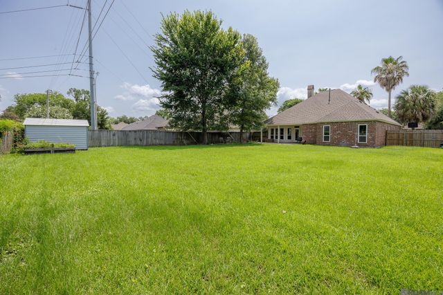 10417 Oakline Dr, Saint George, LA 70809