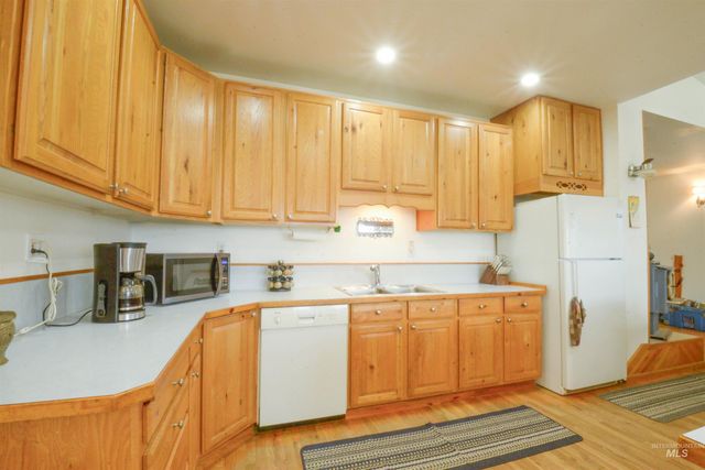 26 Pine Heights, Boise, ID 83716