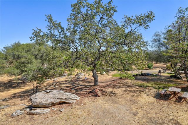 43972 Wells Rd, Coarsegold, CA 93614