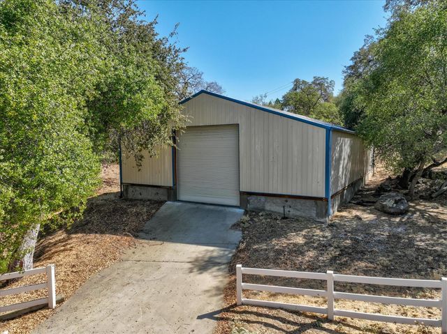 43972 Wells Rd, Coarsegold, CA 93614