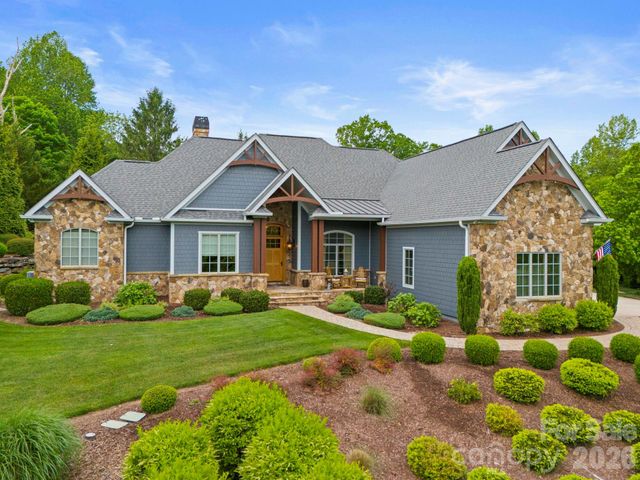 390 Shipman Parkway, Flat Rock, NC 28731