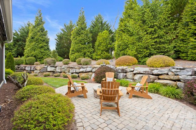 390 Shipman Parkway, Flat Rock, NC 28731