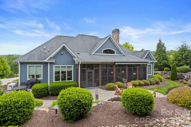 390 Shipman Parkway, Flat Rock, NC 28731