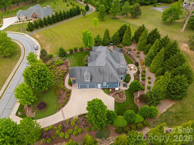 390 Shipman Parkway, Flat Rock, NC 28731