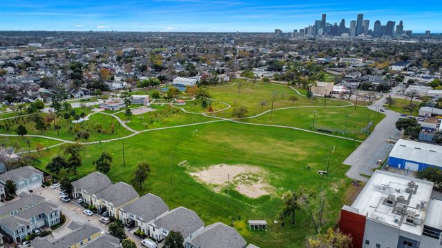 1714 Redwing Bluff Drive, Houston, TX 77009