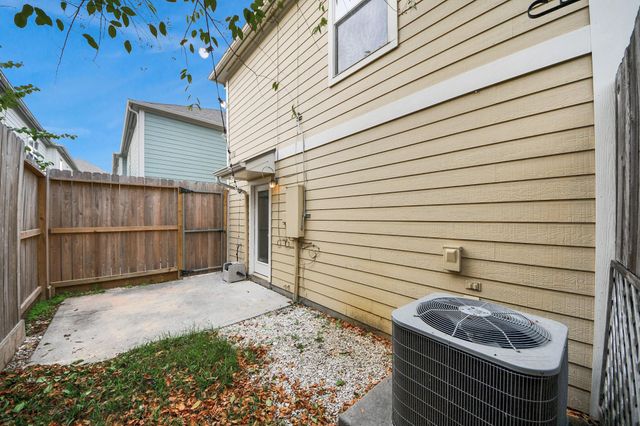 1714 Redwing Bluff Drive, Houston, TX 77009