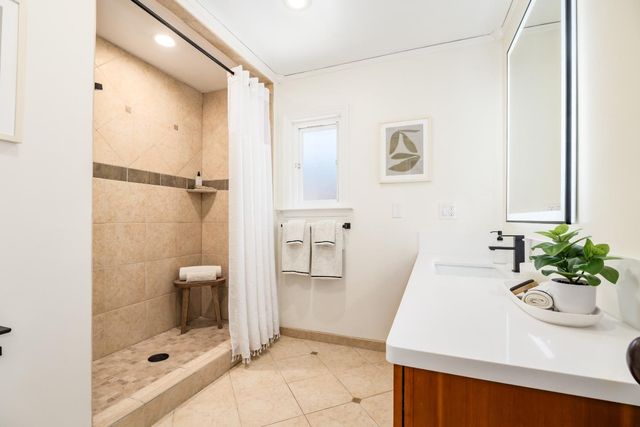 111 Woodside Avenue, Santa Cruz, CA 95060