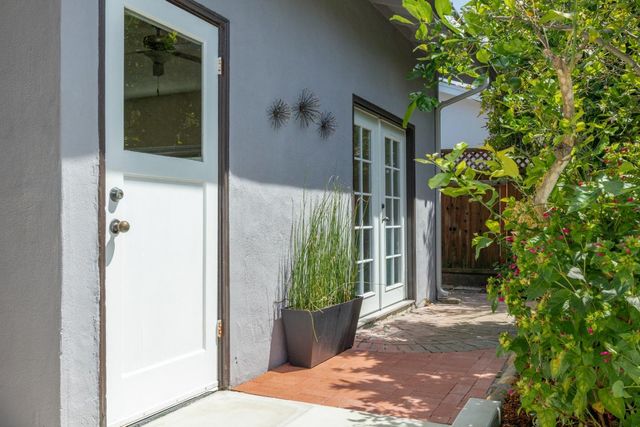 111 Woodside Avenue, Santa Cruz, CA 95060