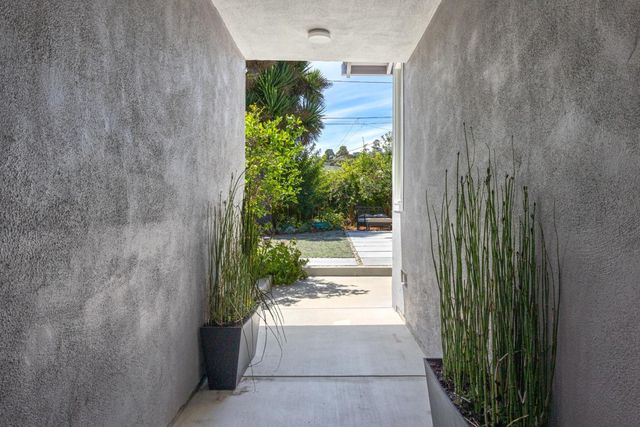 111 Woodside Avenue, Santa Cruz, CA 95060