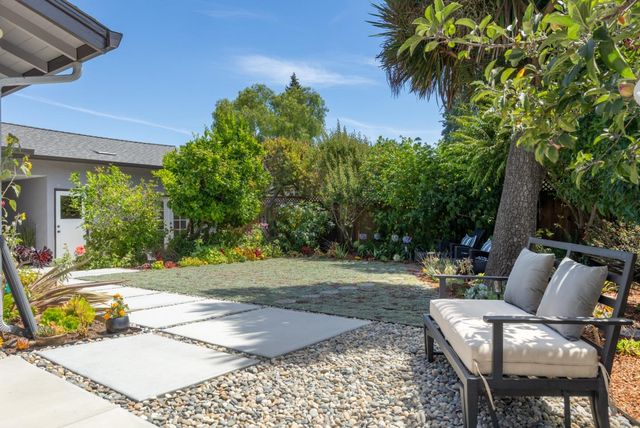 111 Woodside Avenue, Santa Cruz, CA 95060