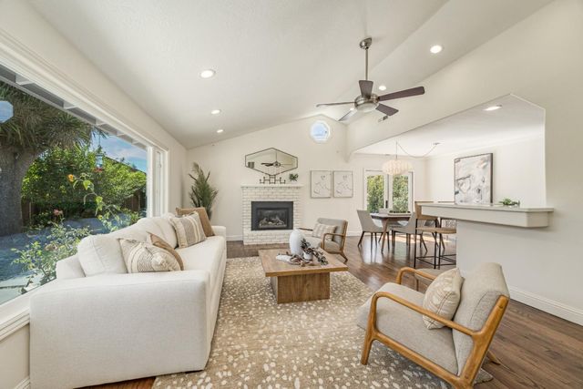 111 Woodside Avenue, Santa Cruz, CA 95060