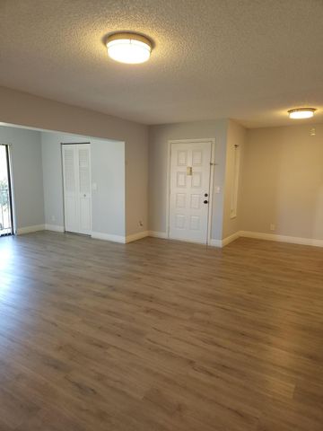 502 Shady Pine Way D2, Greenacres, FL 33415