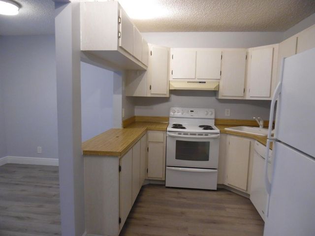 502 Shady Pine Way D2, Greenacres, FL 33415