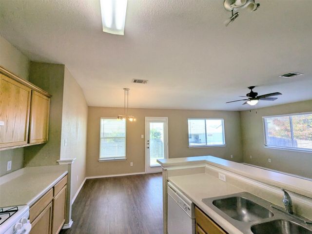 1115 Remington DR, Leander, TX 78641