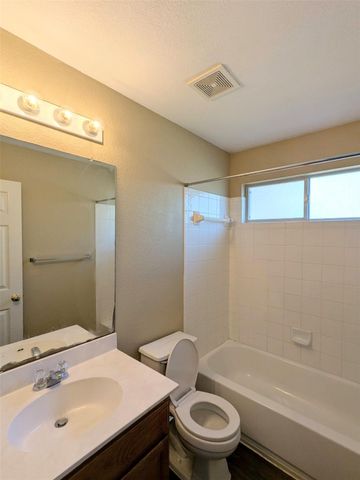 1115 Remington DR, Leander, TX 78641