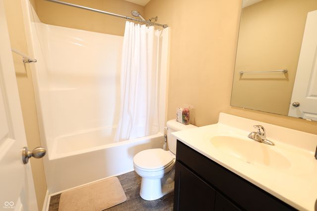 8826 Hemingway Drive, Indianapolis, IN 46239