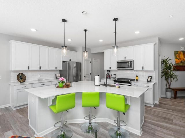 4876 Avery Court, Eagan, MN 55123