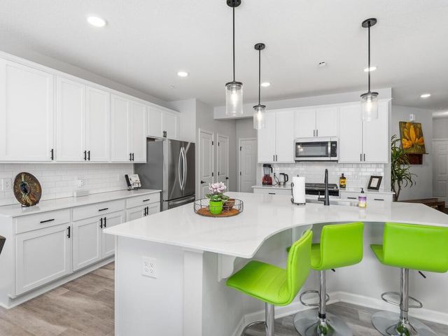 4876 Avery Court, Eagan, MN 55123