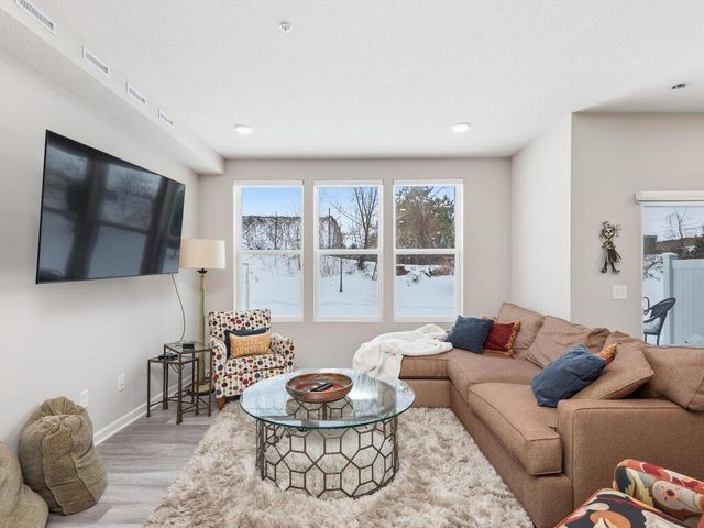 4876 Avery Court, Eagan, MN 55123