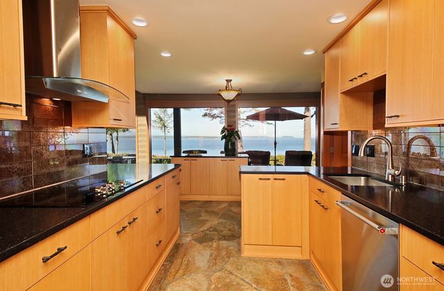 3146 Spahr Road, Greenbank, WA 98253