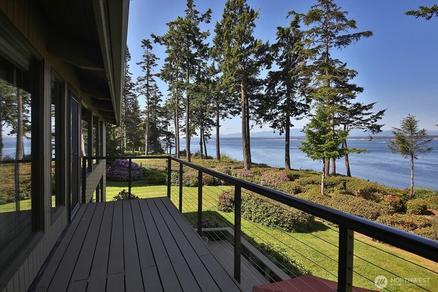 3146 Spahr Road, Greenbank, WA 98253