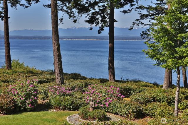 3146 Spahr Road, Greenbank, WA 98253