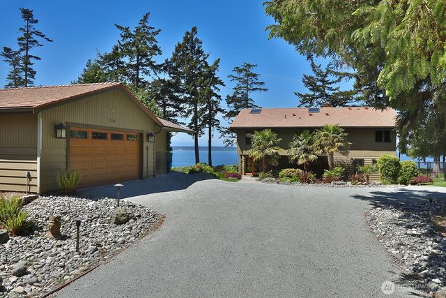 3146 Spahr Road, Greenbank, WA 98253