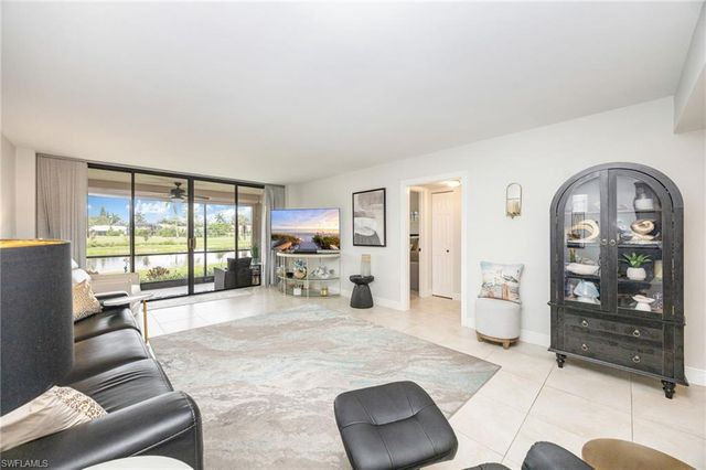 413 Augusta BLVD 105, Naples, FL 34113