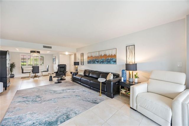 413 Augusta BLVD 105, Naples, FL 34113