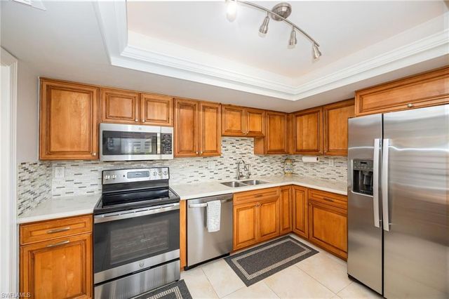 413 Augusta BLVD 105, Naples, FL 34113