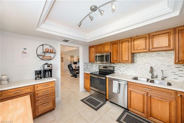 413 Augusta BLVD 105, Naples, FL 34113