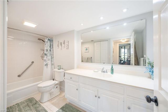 413 Augusta BLVD 105, Naples, FL 34113