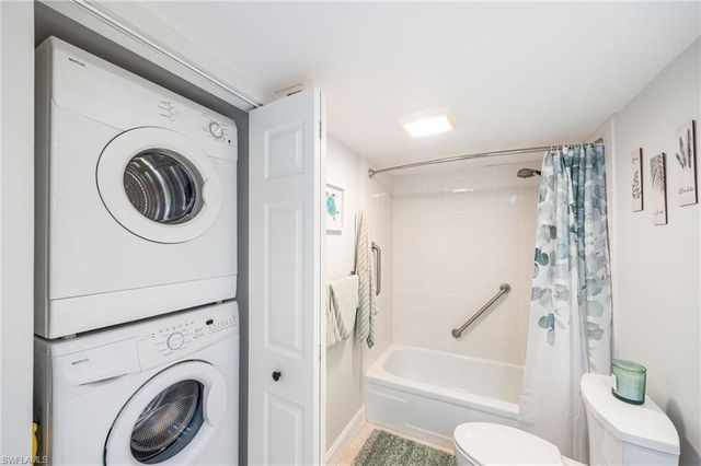413 Augusta BLVD 105, Naples, FL 34113