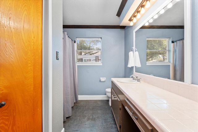 104 Anna Street, Tomball, TX 77375