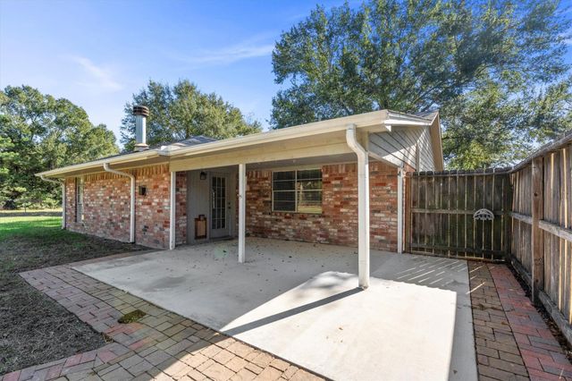 104 Anna Street, Tomball, TX 77375