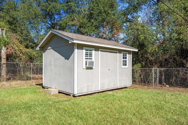 104 Anna Street, Tomball, TX 77375