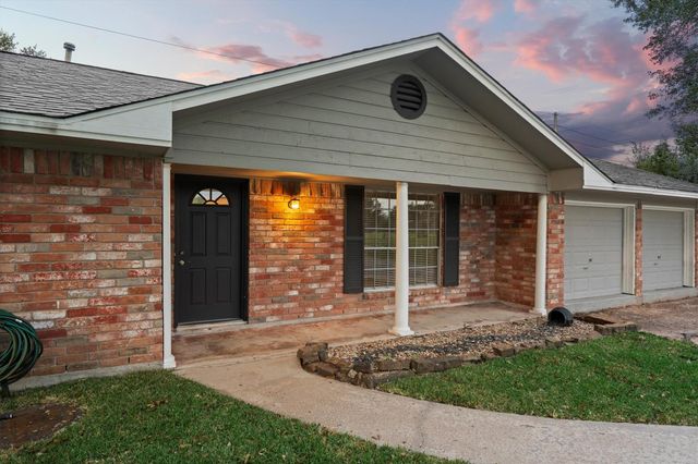 104 Anna Street, Tomball, TX 77375