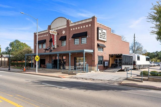 104 Anna Street, Tomball, TX 77375