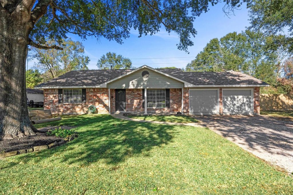 104 Anna Street, Tomball, TX 77375