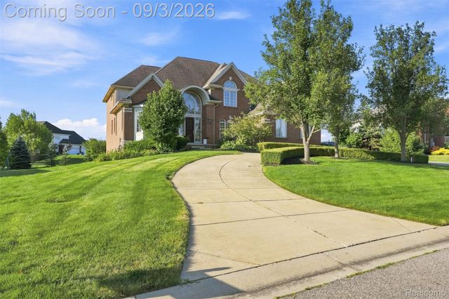 3603 N Century Oak Circle, Oakland Charter Township, MI 48363