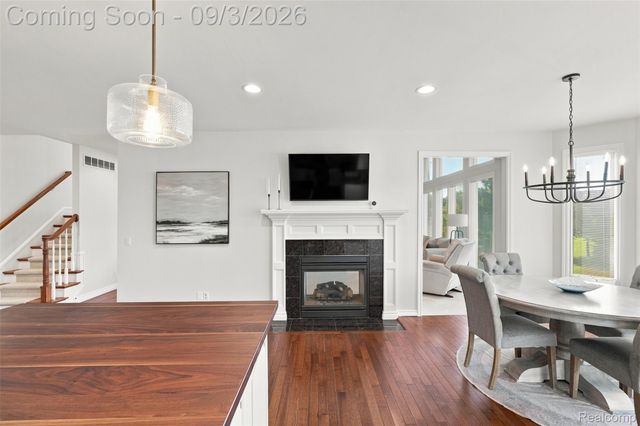 3603 N Century Oak Circle, Oakland Charter Township, MI 48363