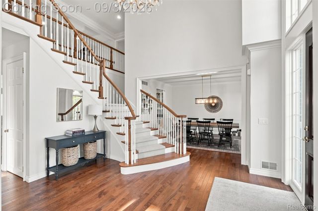 3603 N Century Oak Circle, Oakland Charter Township, MI 48363