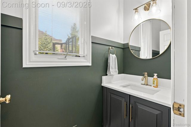 3603 N Century Oak Circle, Oakland Charter Township, MI 48363
