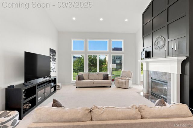 3603 N Century Oak Circle, Oakland Charter Township, MI 48363