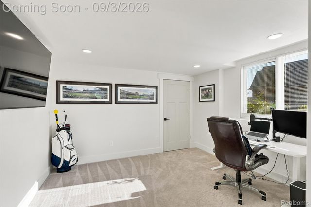 3603 N Century Oak Circle, Oakland Charter Township, MI 48363