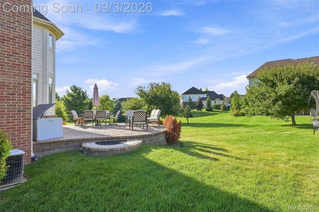 3603 N Century Oak Circle, Oakland Charter Township, MI 48363