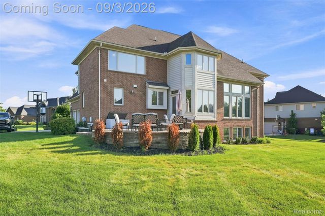 3603 N Century Oak Circle, Oakland Charter Township, MI 48363