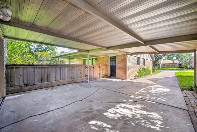 5214 Starkridge Drive, Houston, TX 77035