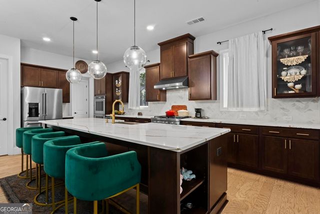 886 Keystone Drive, Woodstock, GA 30188
