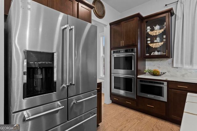886 Keystone Drive, Woodstock, GA 30188